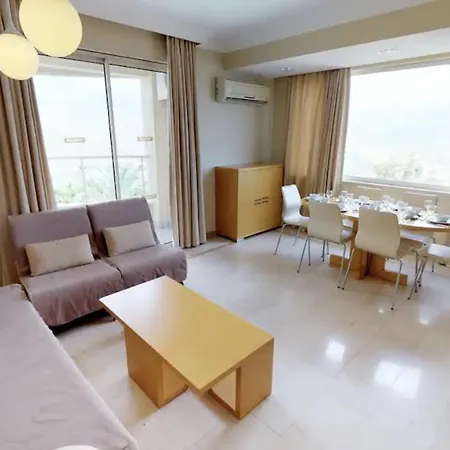 Goldcity Hotel *